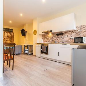 Increible Apartamento Reformado En El Brooklyn Madrileno
